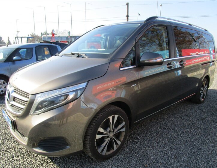 Mercedes-Benz Třídy V Kombi 2,1 l 140 kw