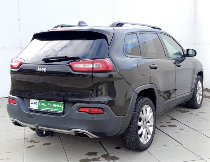 Jeep Cherokee SUV 3,2 l 200 kw