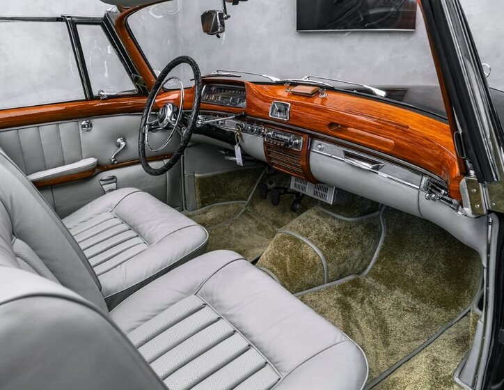 Mercedes-Benz 220 Kabriolet 2,2 l 78 kw