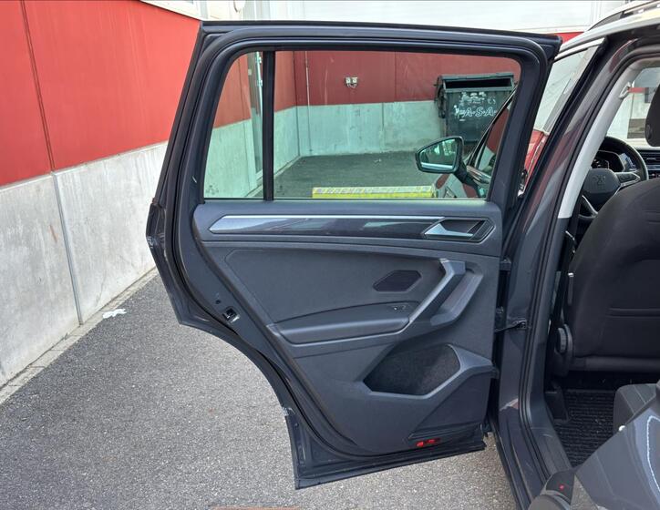 Volkswagen Tiguan 16
