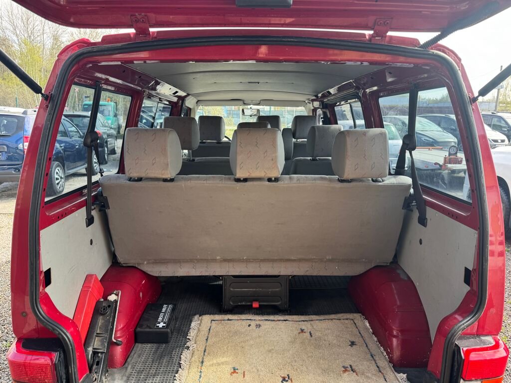 Volkswagen Transporter Kombi 2,5 l 65 kw