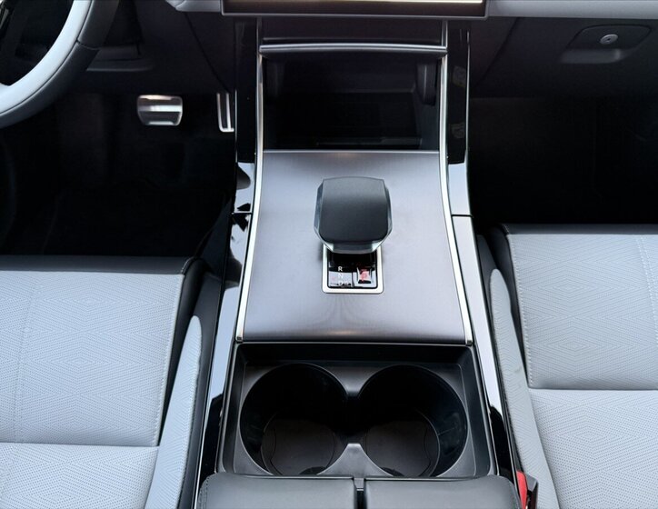 Land Rover Range Rover Velar SUV / Terénní 3,0 l 221 kw