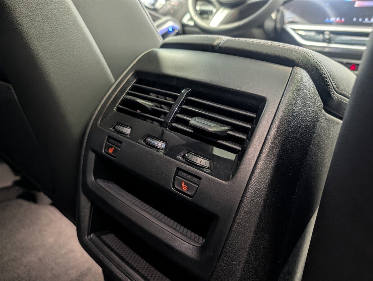 BMW X6 Sedan 3,0 l 210 kw