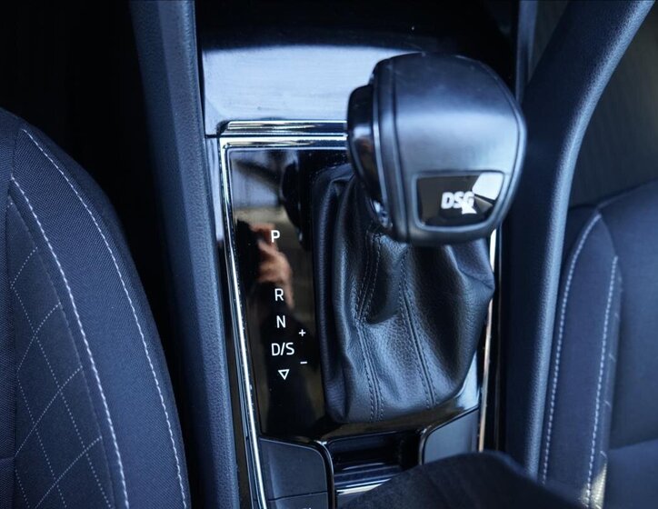 Škoda Karoq SUV 1,5 l 110 kw