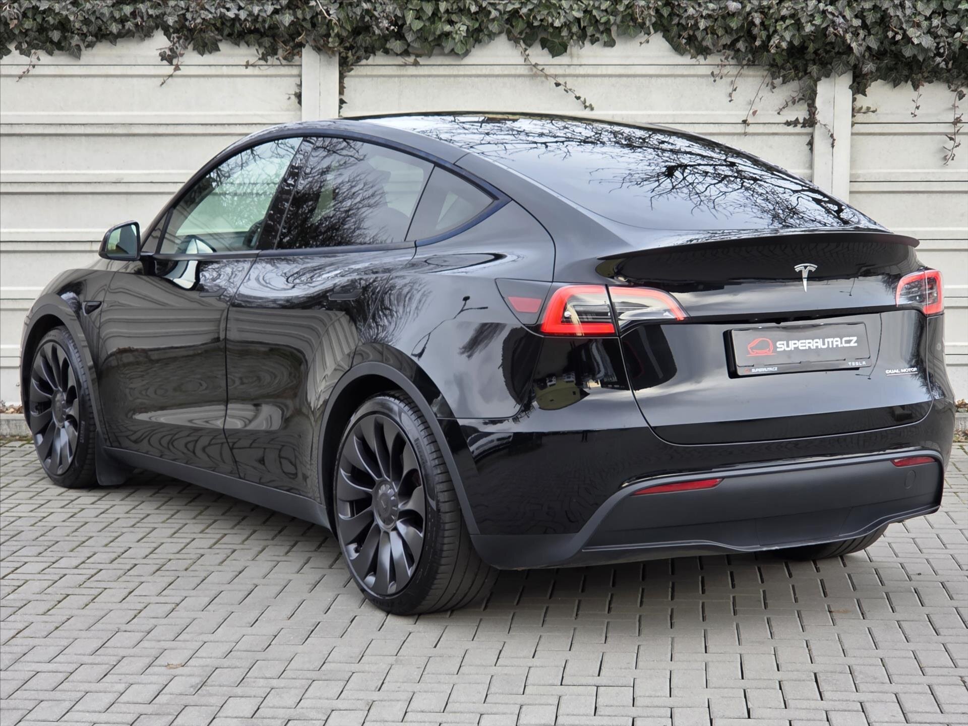 Tesla Model Y SUV 0,0 393 kw