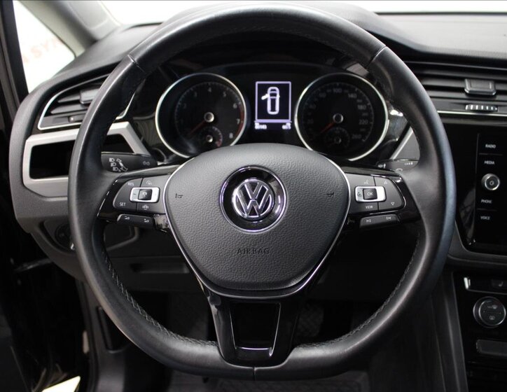 Volkswagen Touran Kombi 1,5 l 110 kw