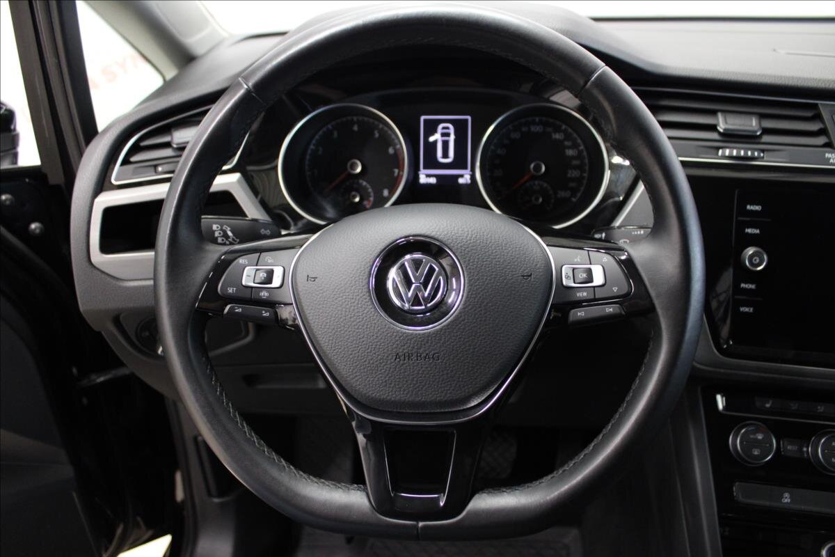 Volkswagen Touran Kombi 1,5 l 110 kw