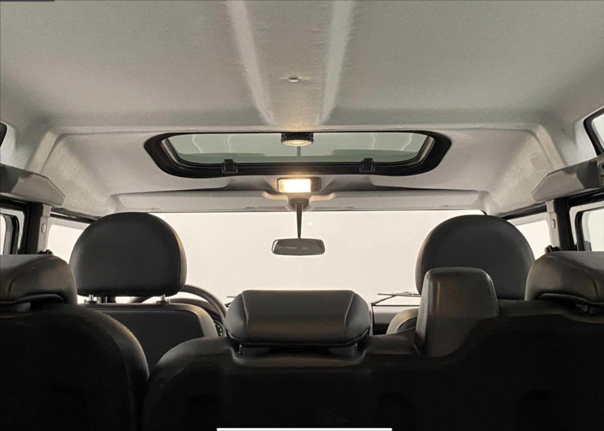 Land Rover Defender Ostatní 2,2 l 90 kw