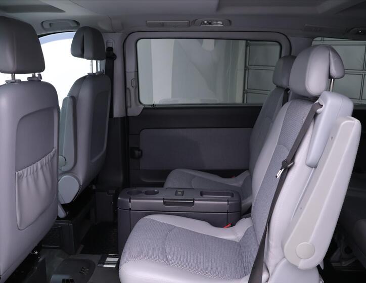 Mercedes-Benz Viano 13