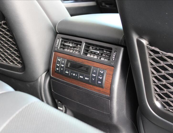 Toyota Land Cruiser 37