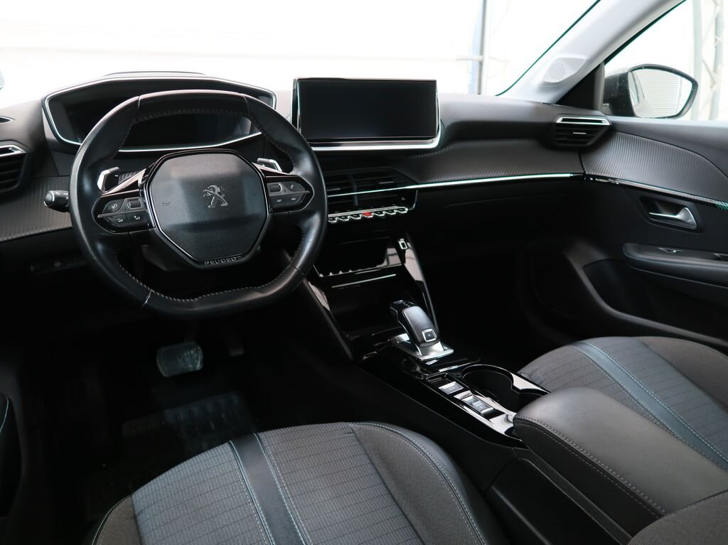 Peugeot 208 Hatchback 1,2 l 96 kw