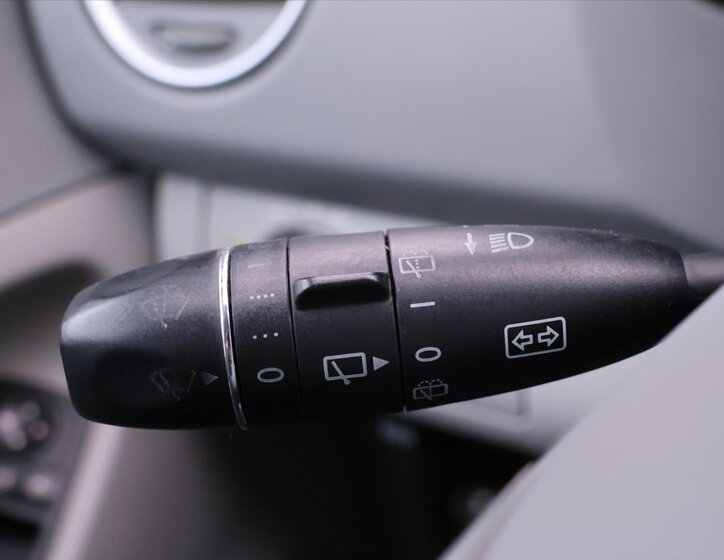 Mercedes-Benz Třídy M SUV / Terénní 3,2 l 165 kw