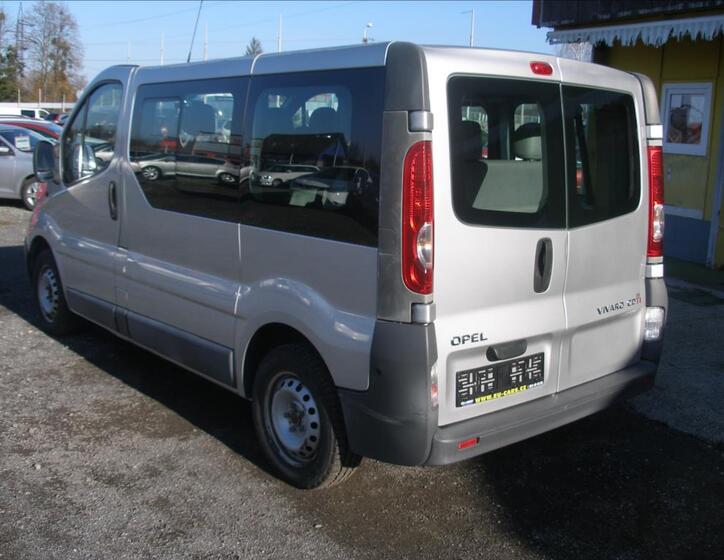 Opel Vivaro 10