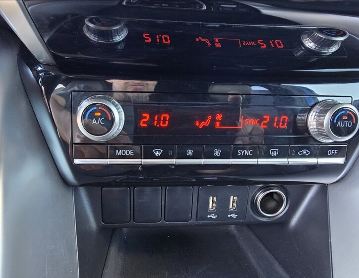 Mitsubishi Eclipse Cross CUV / Crossover 2,4 l 72 kw