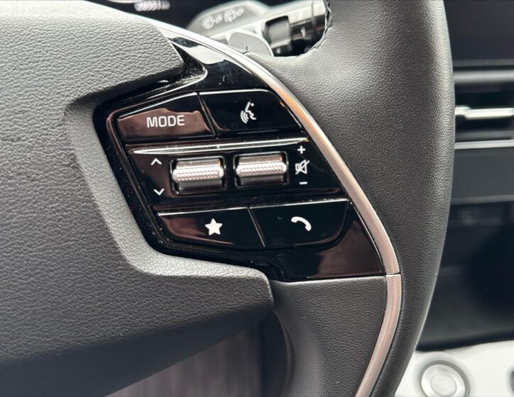 KIA Niro CUV 1,6 l 77 kw