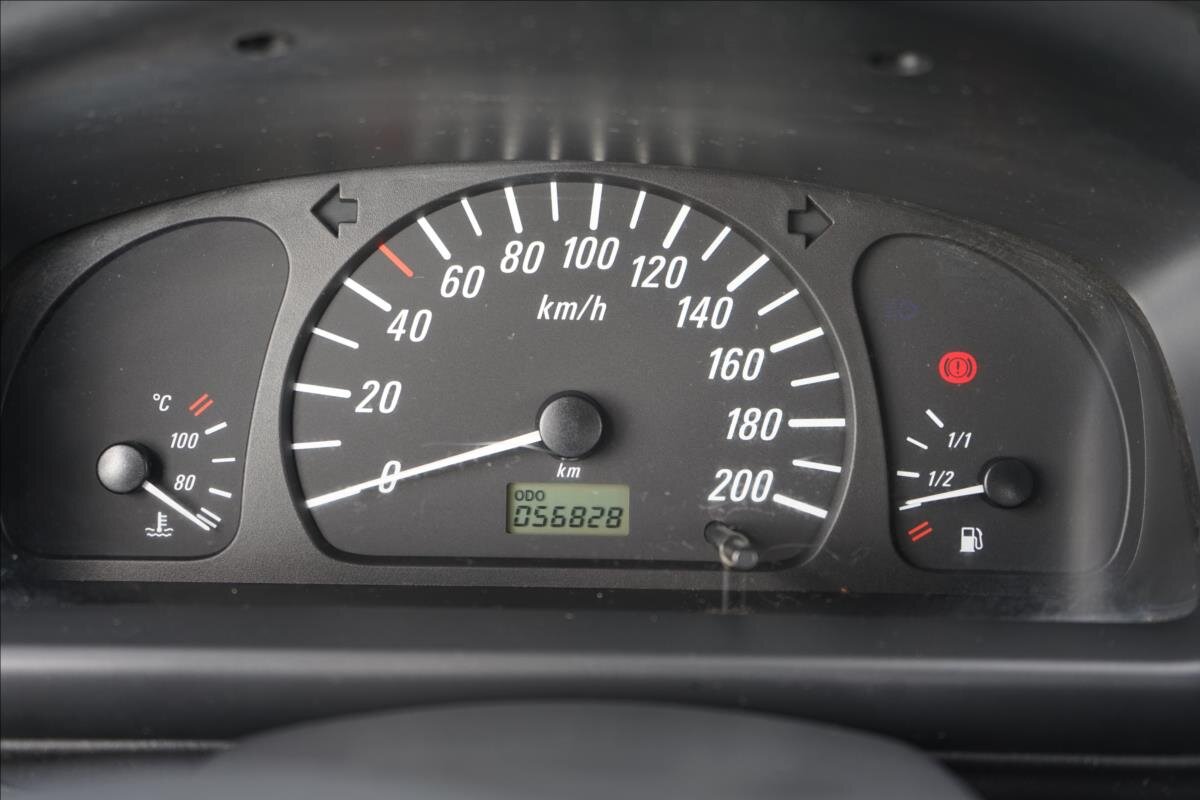 Opel Agila Hatchback 998,0 44 kw