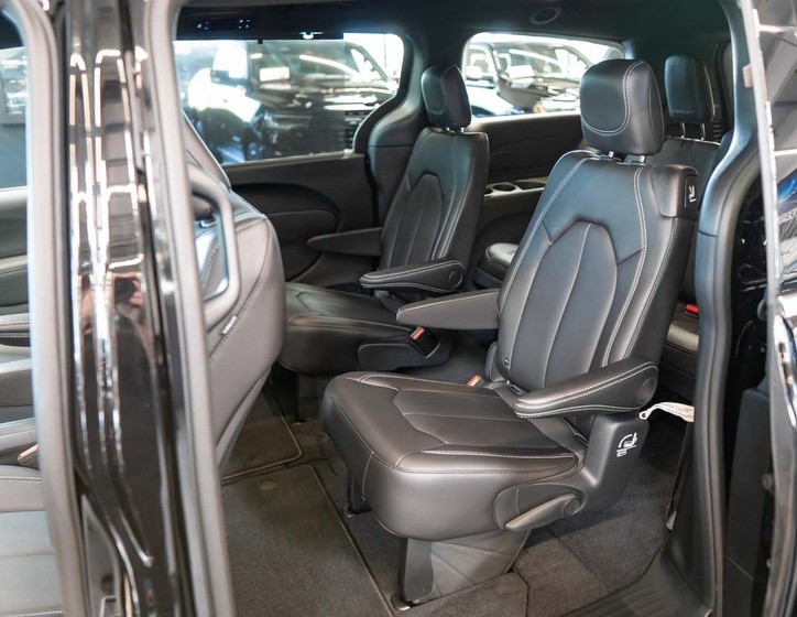 Chrysler Pacifica 31