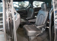 Chrysler Pacifica 31