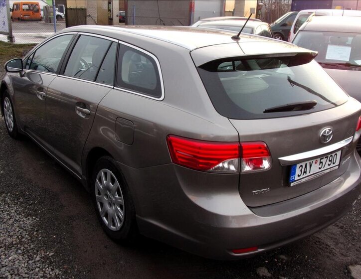 Toyota Avensis 5
