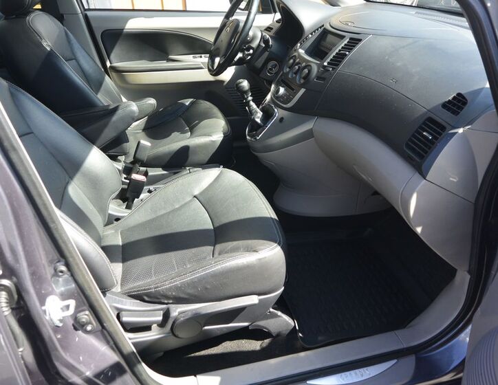 Mitsubishi Grandis 31