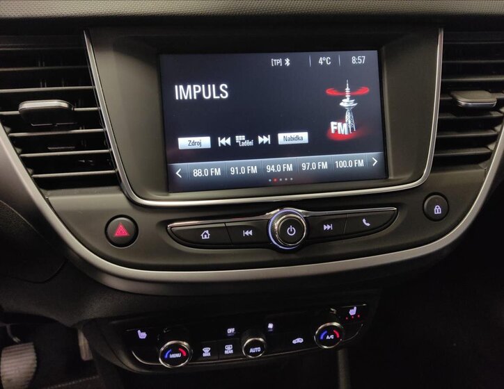 Opel Crossland X SUV / Terénní 1,2 l 61 kw