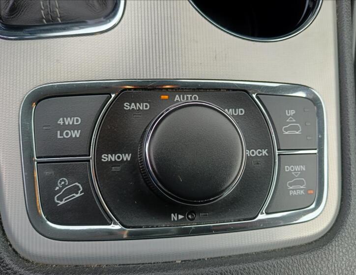 Jeep Grand Cherokee 11