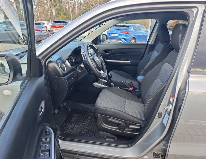 Suzuki Vitara SUV / Terénní 998,0 82 kw