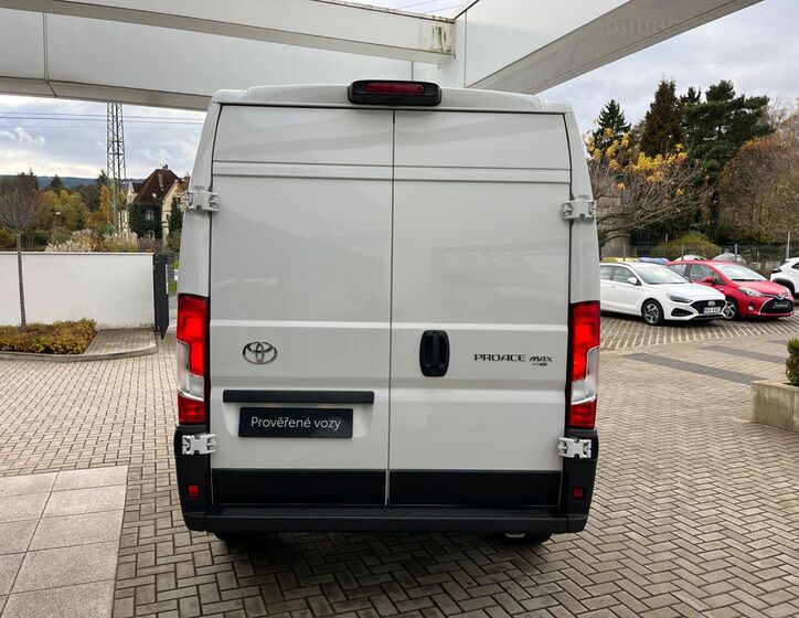 Toyota Proace Max 5