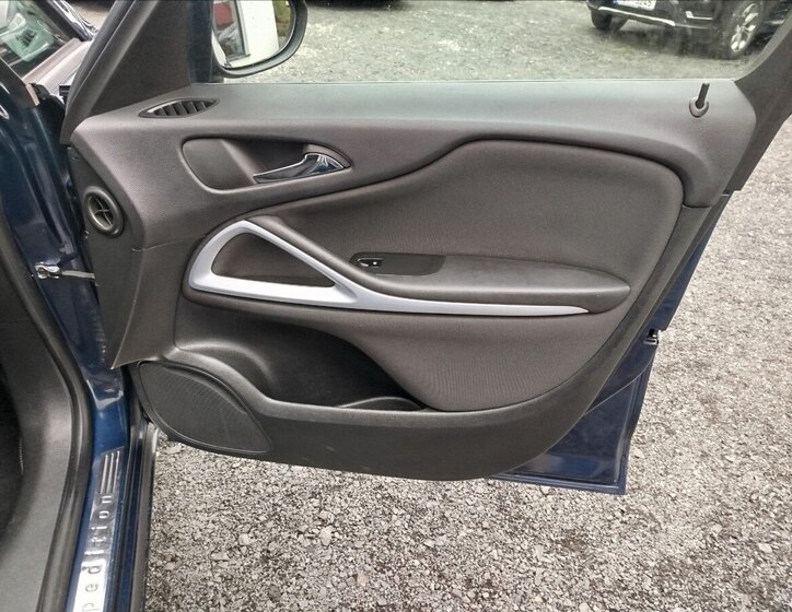 Opel Zafira 27