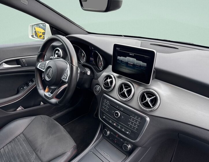 Mercedes-Benz CLA MPV 0,0 130 kw