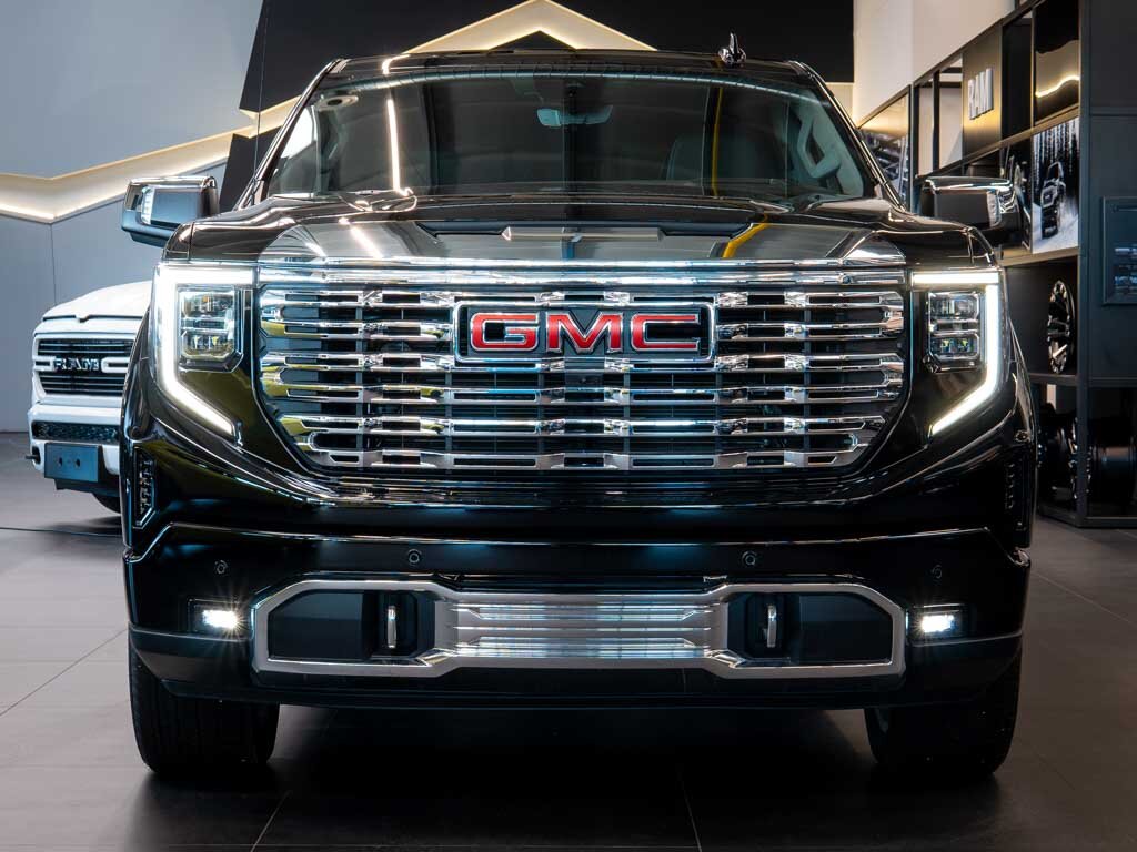 GMC Sierra Pick-up 6,2 l 313 kw