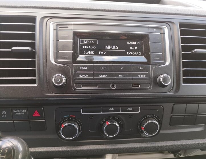 Volkswagen Transporter 12