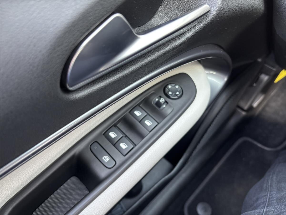 Fiat 600 SUV / Terénní 1,2 l 100 kw