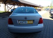 Volkswagen Bora Sedan / Limuzína 1,6 l 74 kw