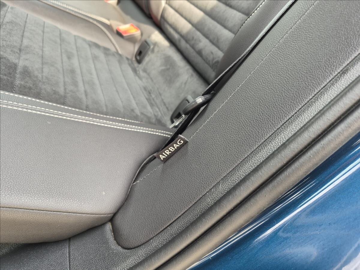 Volkswagen Passat Kombi 1,4 l 160 kw