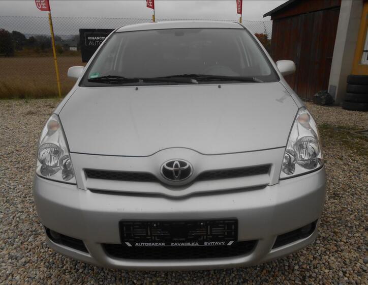 Toyota Corolla Verso 2