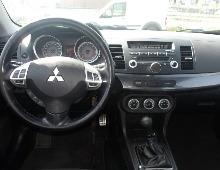 Mitsubishi Lancer Sedan / Limuzína 2,0 l 103 kw