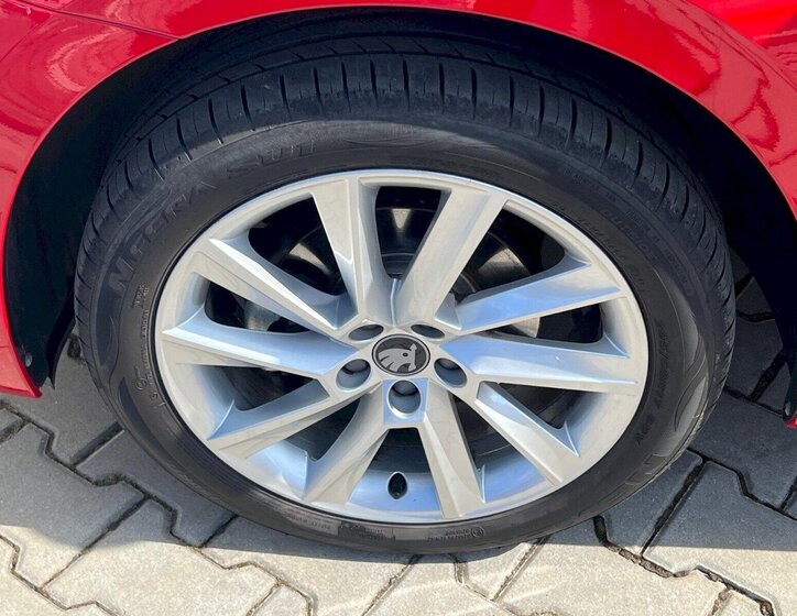 Škoda Scala Hatchback 1,0 l 85 kw