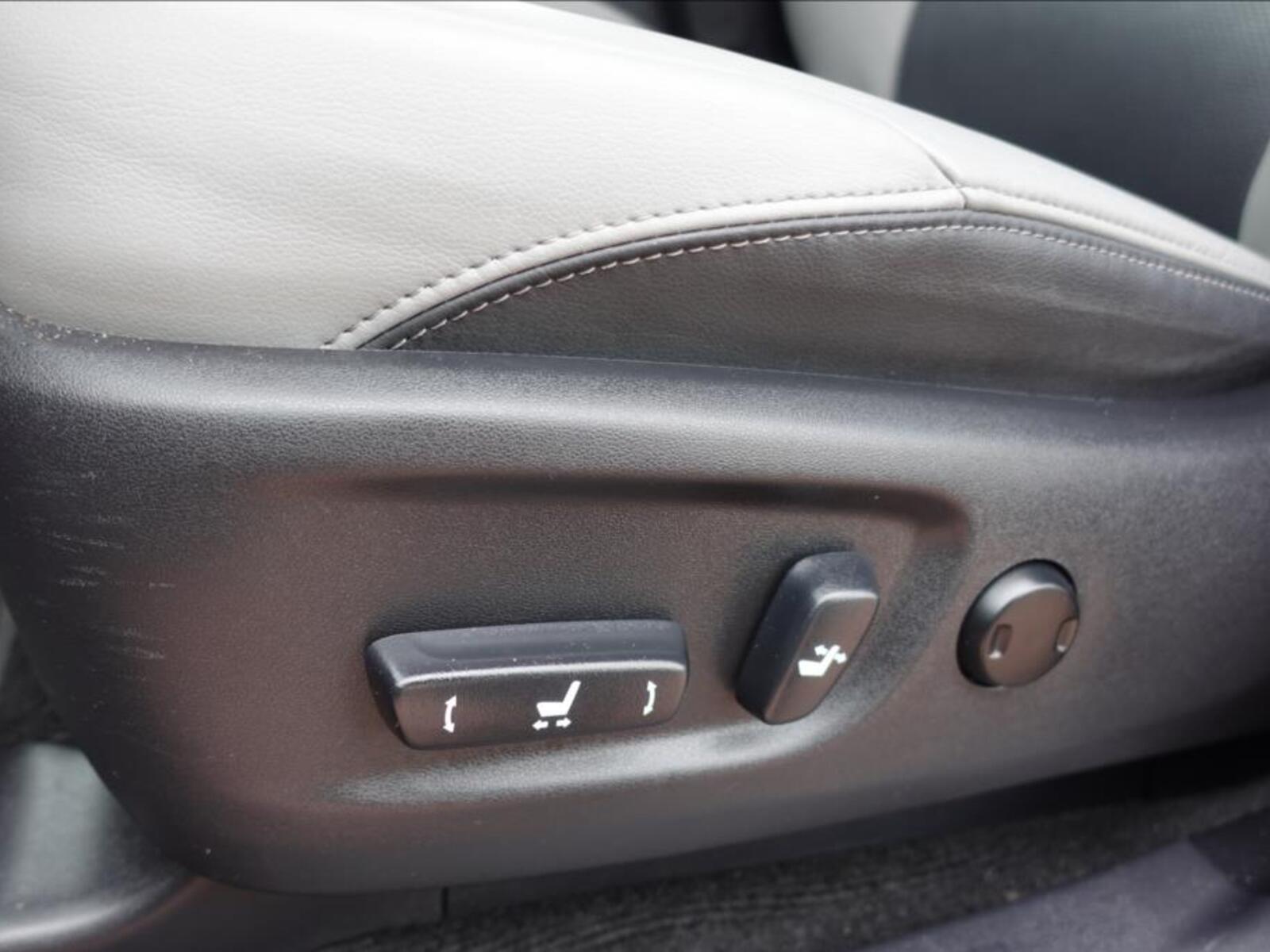 Toyota Land Cruiser 33