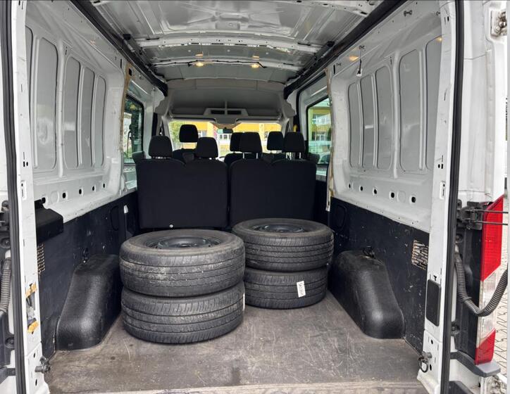 Ford Transit 7