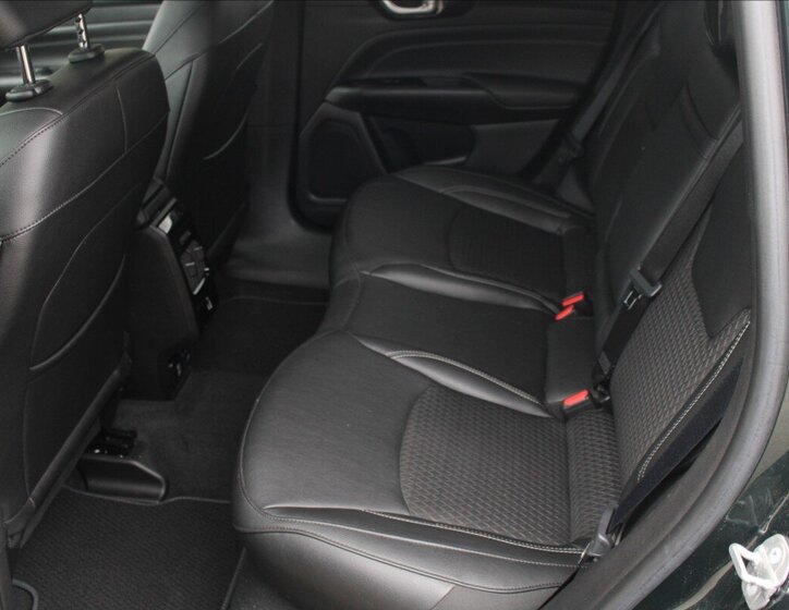Jeep Compass SUV / Terénní 1,3 l 110 kw