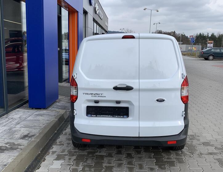 Ford Transit Courier 4