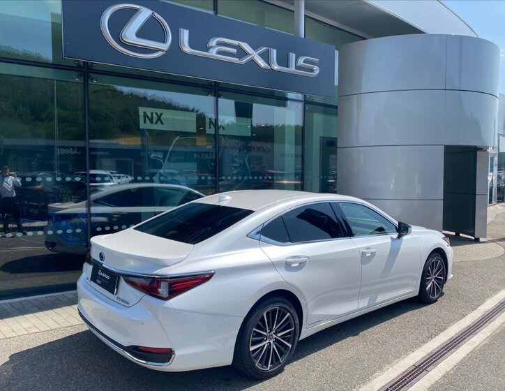 Lexus ES 300h 5