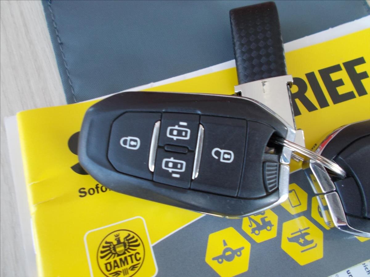 Peugeot Traveller MPV 2,0 l 130 kw