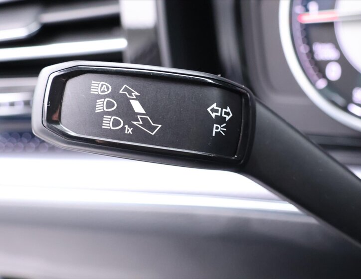 Volkswagen Touareg SUV / Terénní 3,0 l 210 kw