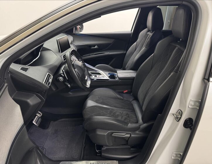 Peugeot 5008 SUV / Terénní 2,0 l 133 kw
