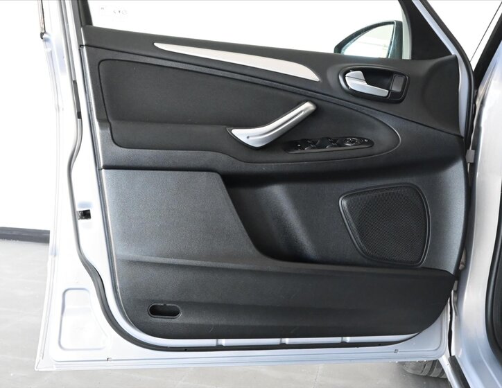 Ford S-MAX MPV 2,0 l 100 kw