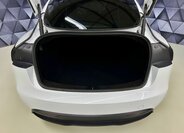 Tesla Model 3 Sedan 0,0 324 kw