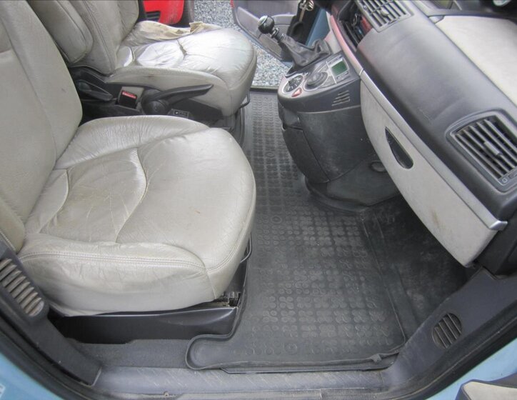 Peugeot 807 Kombi 2,2 l 94 kw