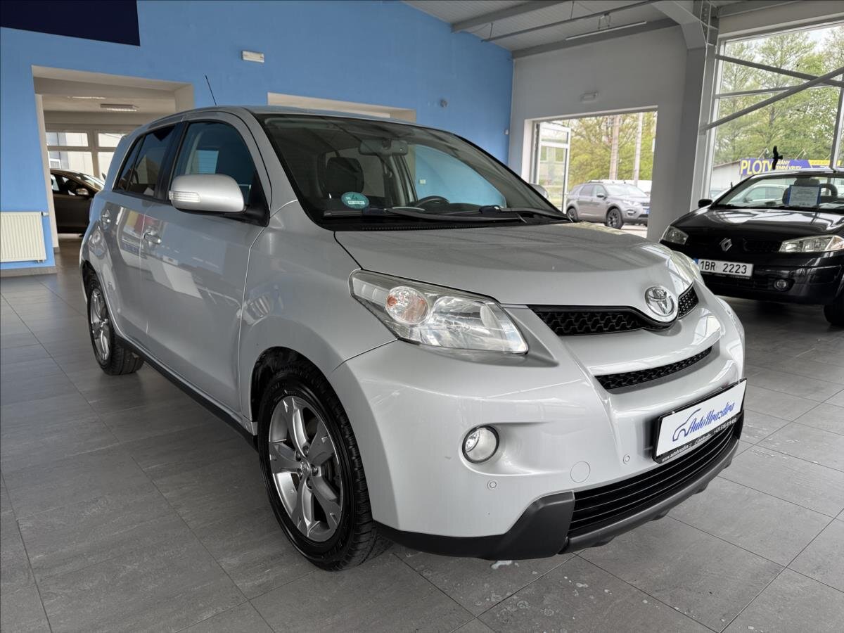 Toyota Urban Cruiser Hatchback 1,3 l 74 kw